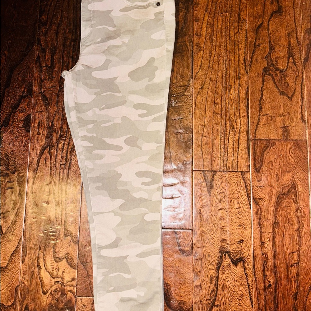 Wit & Wisdom Cropped Camo Skinny Jeans